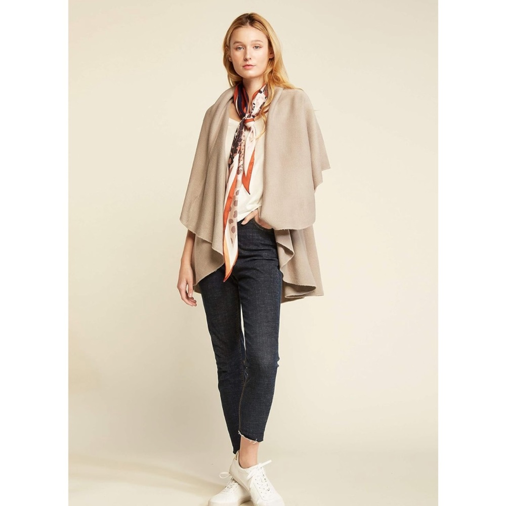 7. Look By M Shawl Vest EUC